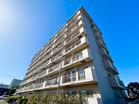 飽きのこないシンプルモダンな外観です。
