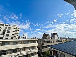 陽当たり・通風・開放感に恵まれた環境です。