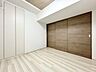 子供部屋：清かで艶やかな時間をもたらしてくれる室内です。