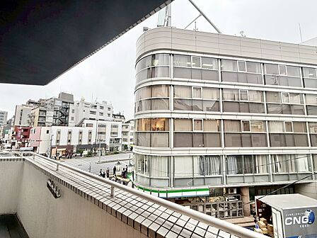 眺望や窓からの景色が良いと、家で過ごす時間も快適です。