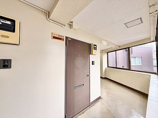 玄関を拡大表示