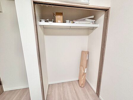 収納スペースが付いていて、お部屋を広く使っていただけます。
