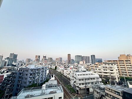 眺望や窓からの景色が良いと、家で過ごす時間も快適です。