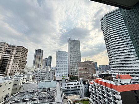 陽当たり・通風・開放感に恵まれた環境です。