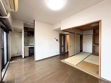 シンプルな内装と偏り過ぎないデザインで統一しました。