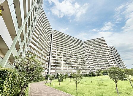飽きのこないシンプルモダンな外観です。