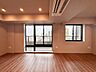 室内：通風・採光に優れ、心地よい光と風が溢れています。