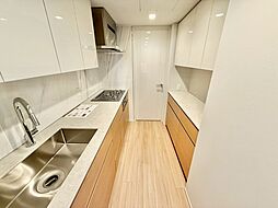 使いやすくスタイリッシュなキッチン空間になっております。