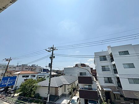 陽当たり・通風・開放感に恵まれた環境です。