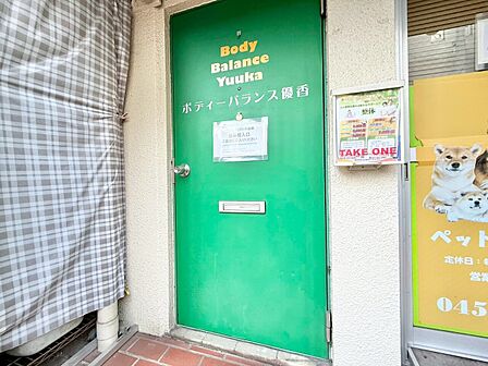 清潔感のある落ち着いた雰囲気の玄関です。
