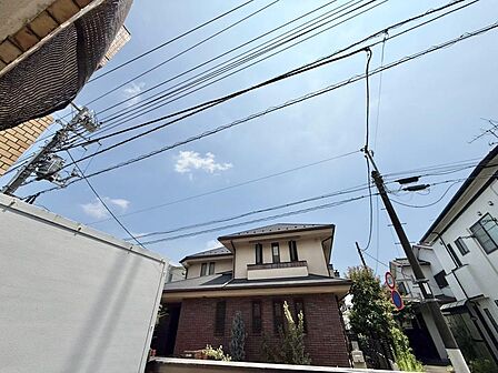 陽当たり・通風・開放感に恵まれた環境です。