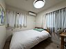 子供部屋：清かで艶やかな時間をもたらしてくれる室内です。