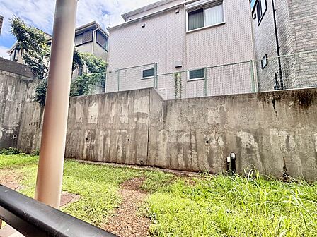 眺望や窓からの景色が良いと、家で過ごす時間も快適です。