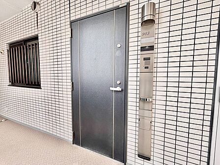 清潔感のある落ち着いた雰囲気の玄関です。