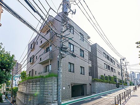 忙しく過ぎゆく日常を置き去るほど、ゆったりした時間が流れる住環境。