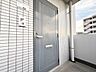 玄関：清潔感のある落ち着いた雰囲気の玄関です。
