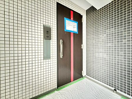 清潔感のある落ち着いた雰囲気の玄関です。
