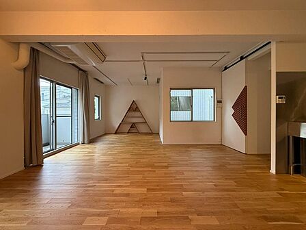 落ち着いた雰囲気に包まれて、伸びやかな空間。