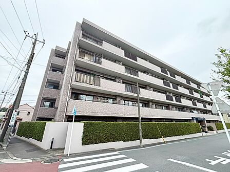 飽きのこないシンプルモダンな外観です。