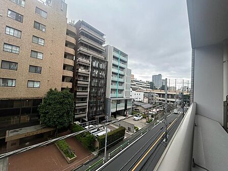 眺望や窓からの景色が良いと、家で過ごす時間も快適です。
