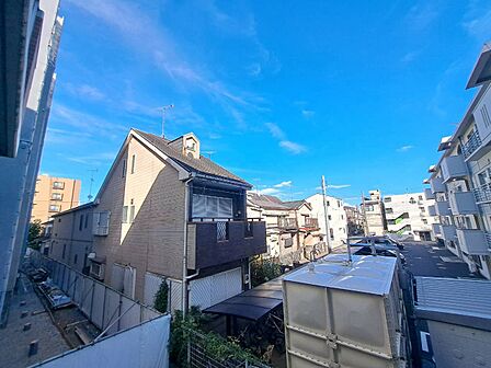 陽当たり・通風・開放感に恵まれた環境です。