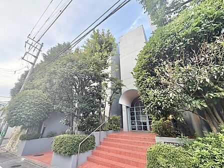 飽きのこないシンプルモダンな外観です。