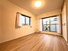 子供部屋：清かで艶やかな時間をもたらしてくれる室内です。