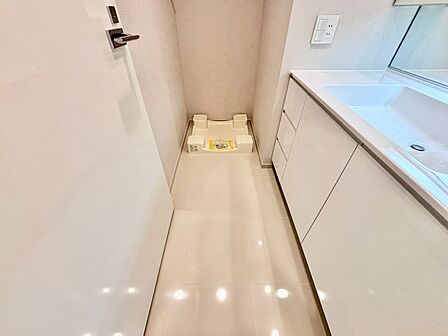 十分な広さの脱衣所。