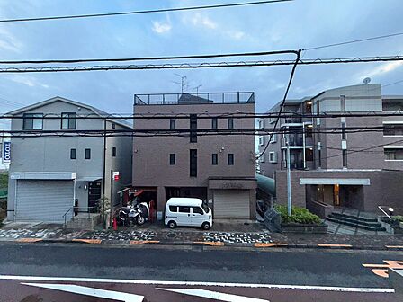 眺望や窓からの景色が良いと、家で過ごす時間も快適です。