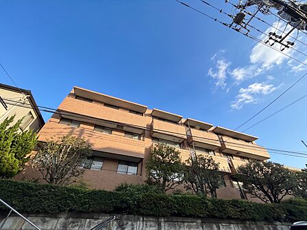 飽きのこないシンプルモダンな外観です。