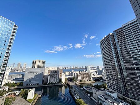 陽当たり・通風・開放感に恵まれた環境です。