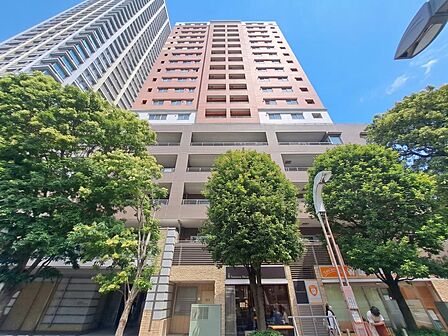飽きのこないシンプルモダンな外観です。