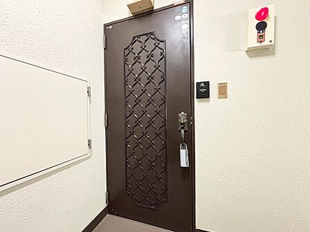 清潔感のある落ち着いた雰囲気の玄関です。