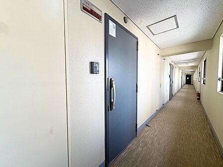 清潔感のある落ち着いた雰囲気の玄関です。