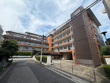 飽きのこないシンプルモダンな外観です。