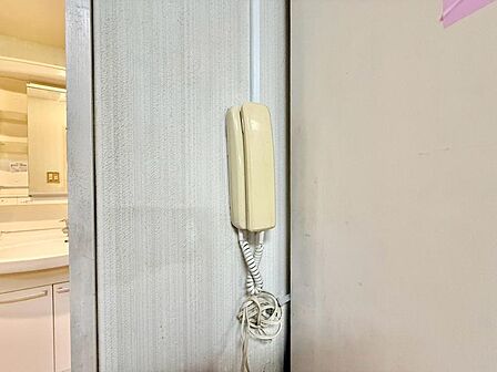 室内にはインターホンを設置。快適と安らぎを合わせた優しい設計。