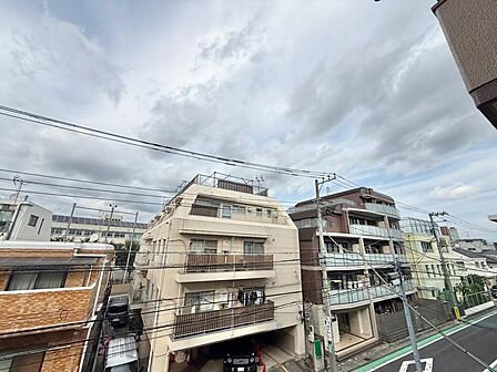 眺望や窓からの景色が良いと、家で過ごす時間も快適です。