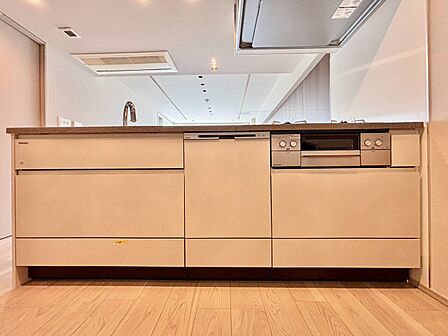 開放感のあるキッチンスペース。調理をしながら、会話も弾みそうですね。