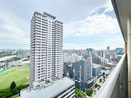 陽当たり・通風・開放感に恵まれた環境です。