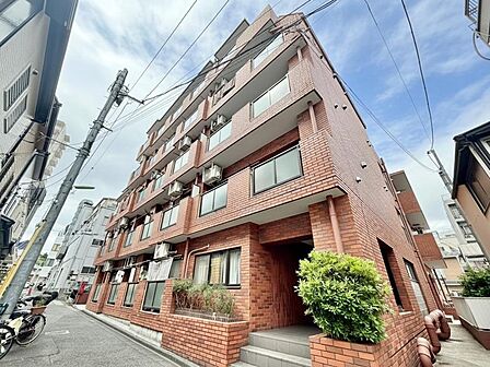 飽きのこないシンプルモダンな外観です。