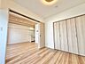 子供部屋：清かで艶やかな時間をもたらしてくれる室内です。