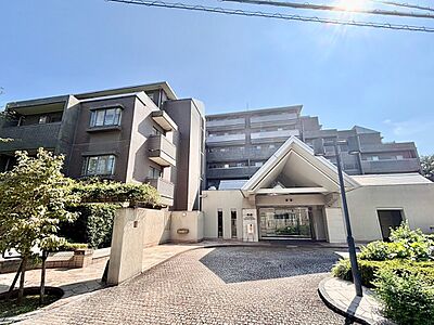 外観:飽きのこないシンプルモダンな外観です。 外観:飽きのこないシンプルモダンな外観です。