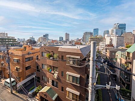 眺望や窓からの景色が良いと、家で過ごす時間も快適です。※画像加工してます