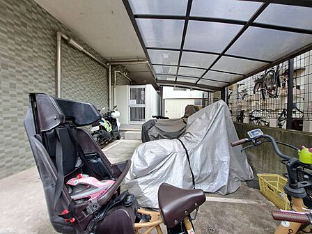 バイク置場もございます。※空き状況は都度ご確認下さい。