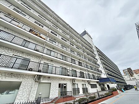 飽きのこないシンプルモダンな外観です。