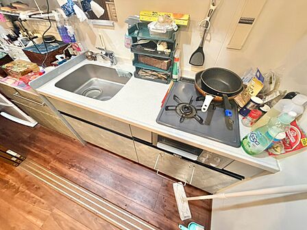 使いやすくスタイリッシュなキッチン空間になっております。