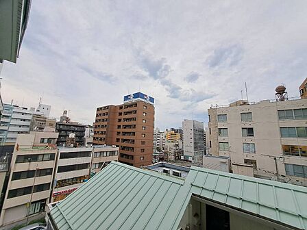 眺望や窓からの景色が良いと、家で過ごす時間も快適です。
