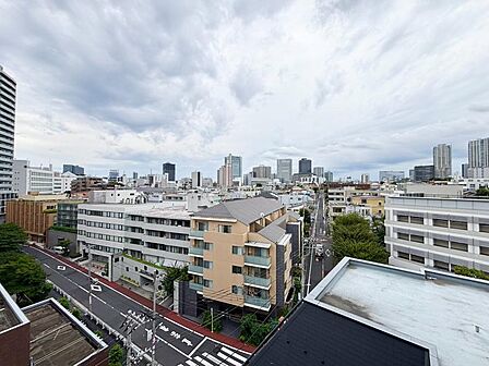 眺望や窓からの景色が良いと、家で過ごす時間も快適です。