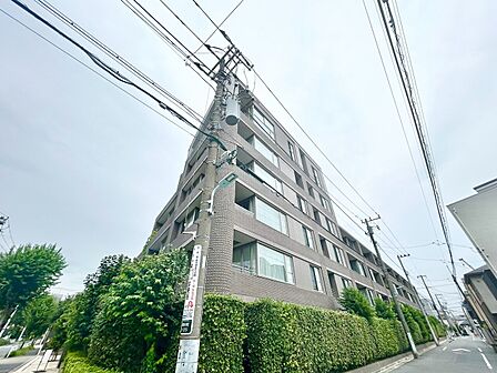 忙しく過ぎゆく日常を置き去るほど、ゆったりした時間が流れる住環境。
