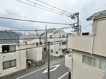 陽当たり・通風・開放感に恵まれた環境です。